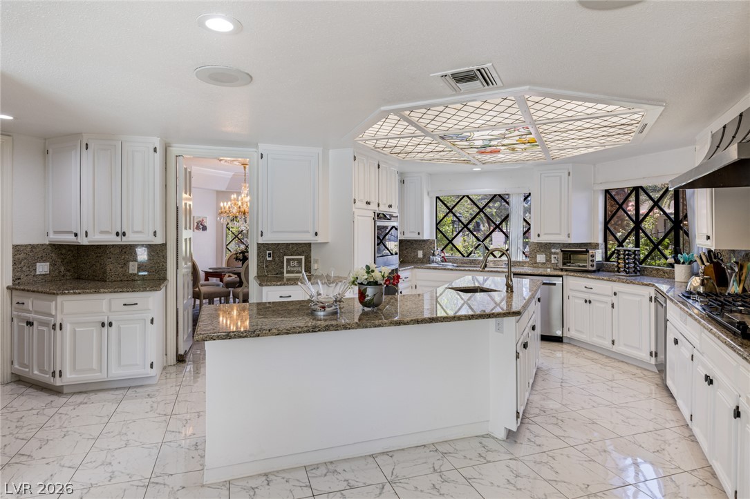 221 Dalmatian Lane Las Vegas NV 89107