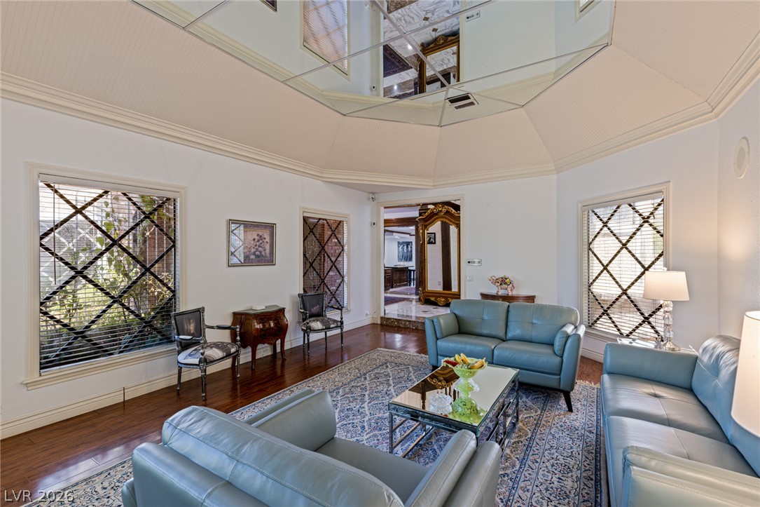 221 Dalmatian Lane Las Vegas NV 89107