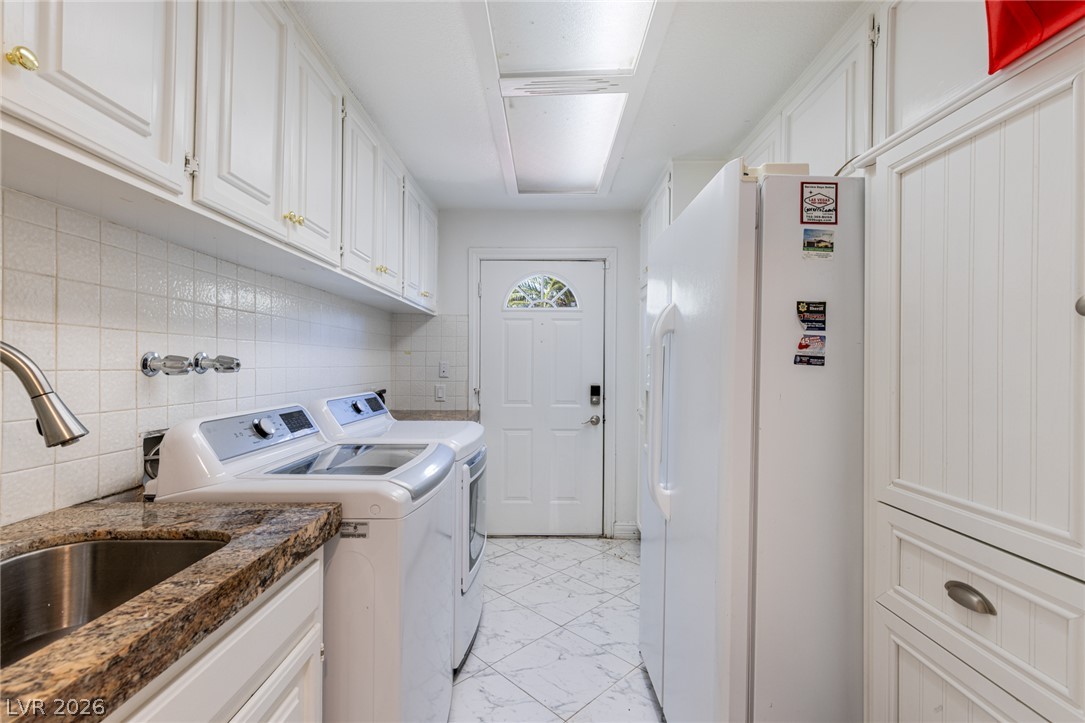 221 Dalmatian Lane Las Vegas NV 89107