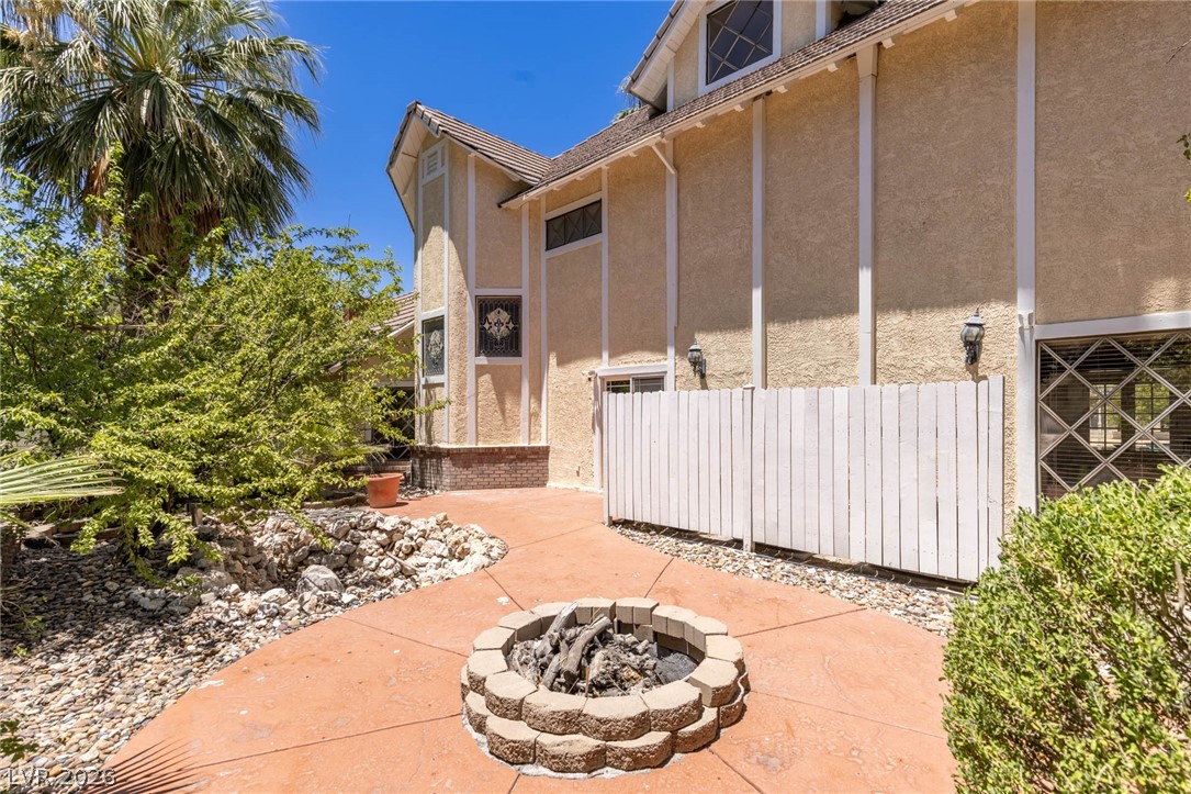221 Dalmatian Lane Las Vegas NV 89107
