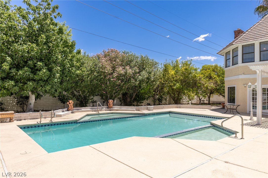 221 Dalmatian Lane Las Vegas NV 89107