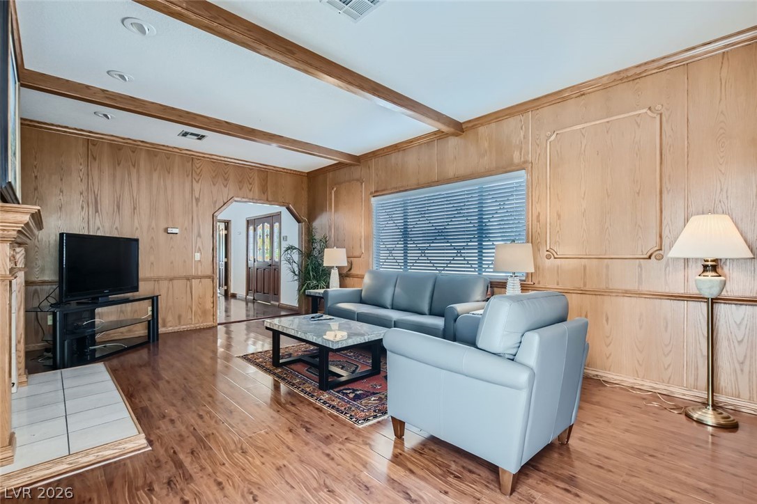 221 Dalmatian Lane Las Vegas NV 89107