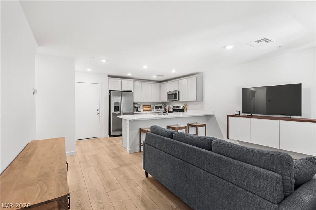6308 Foxes Dale Street Las Vegas NV 89166