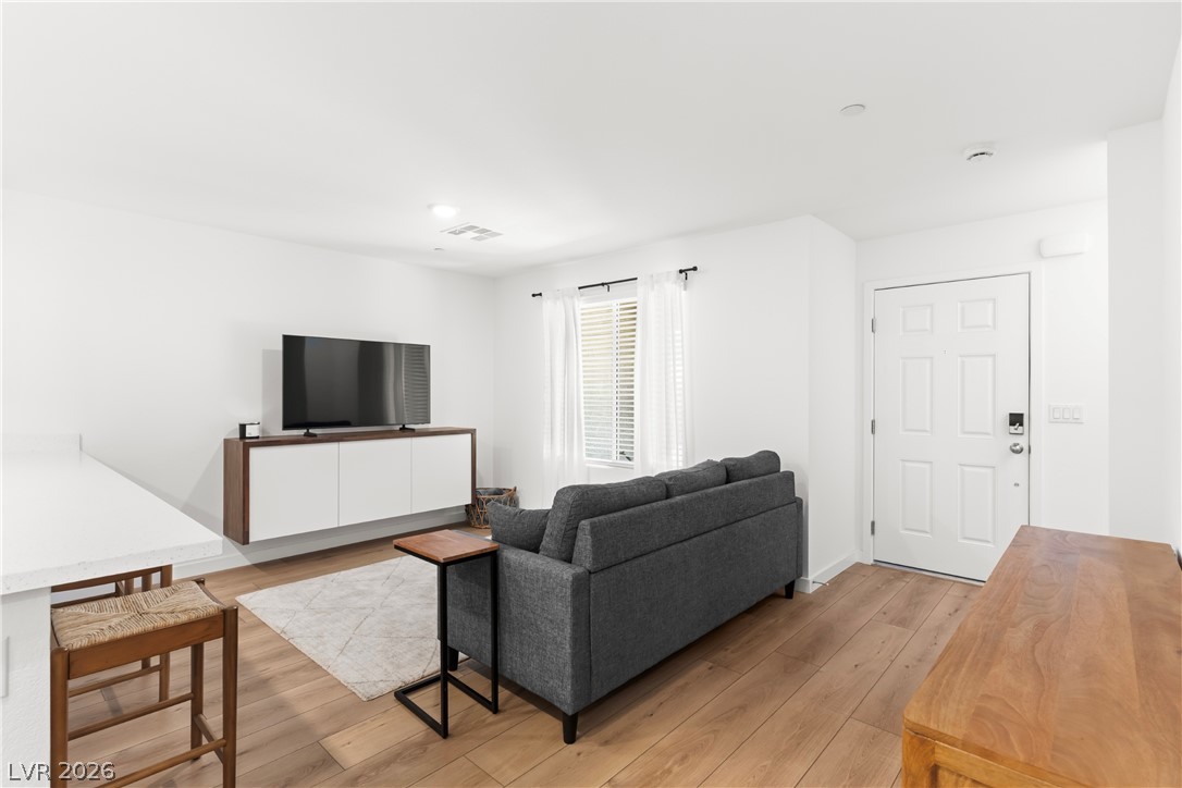 6308 Foxes Dale Street Las Vegas NV 89166