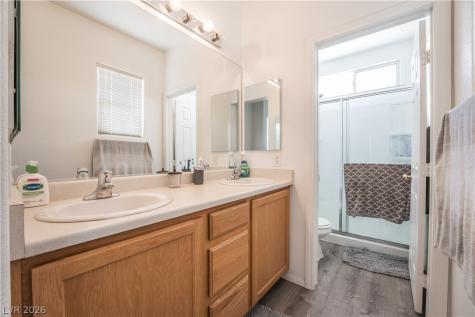 1228 Oak Village Avenue Las Vegas NV 89183