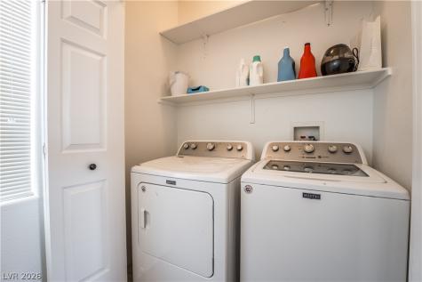 1228 Oak Village Avenue Las Vegas NV 89183