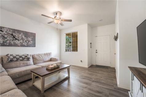 1228 Oak Village Avenue Las Vegas NV 89183