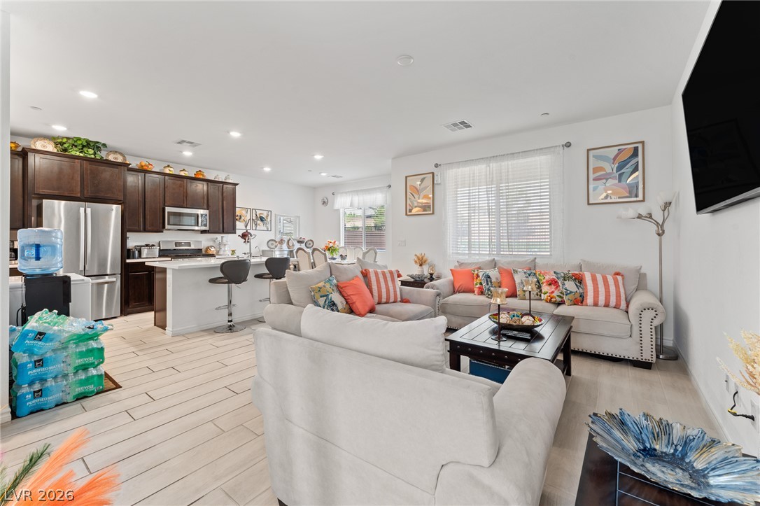 8879 Roadrunner Ravine Street Las Vegas NV 89166