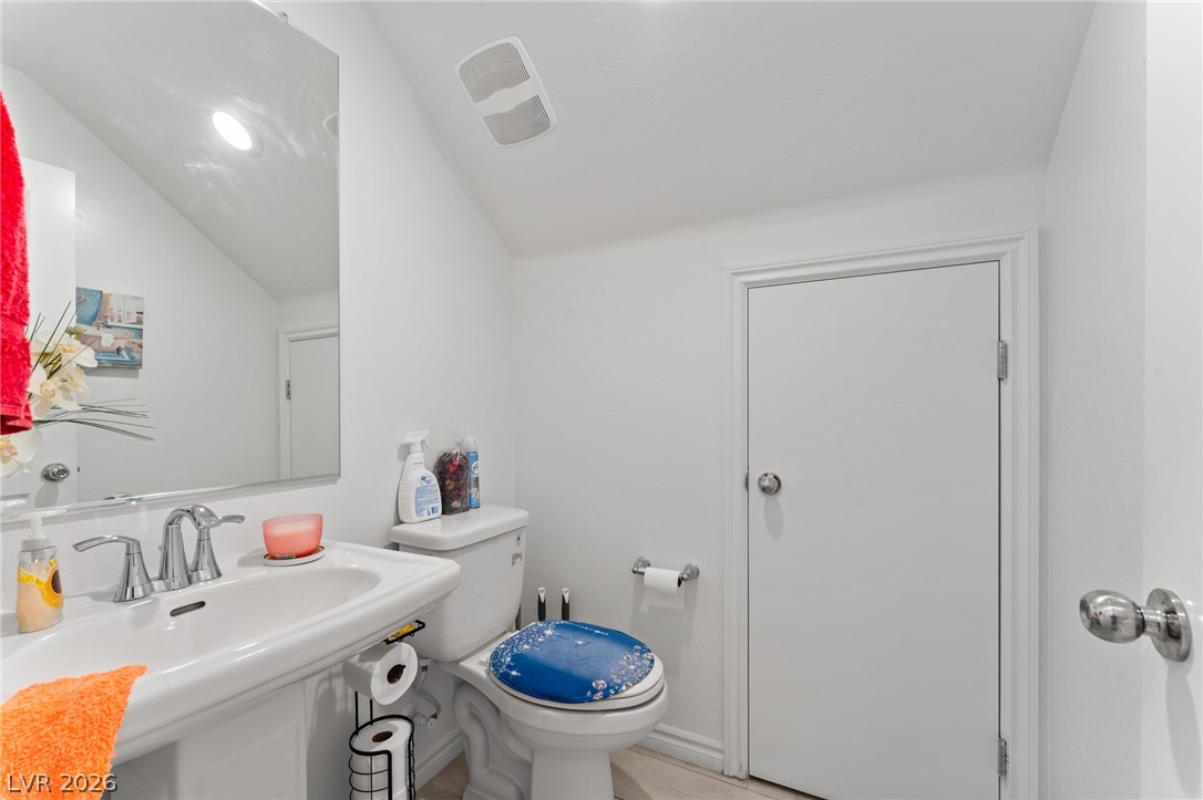 8879 Roadrunner Ravine Street Las Vegas NV 89166