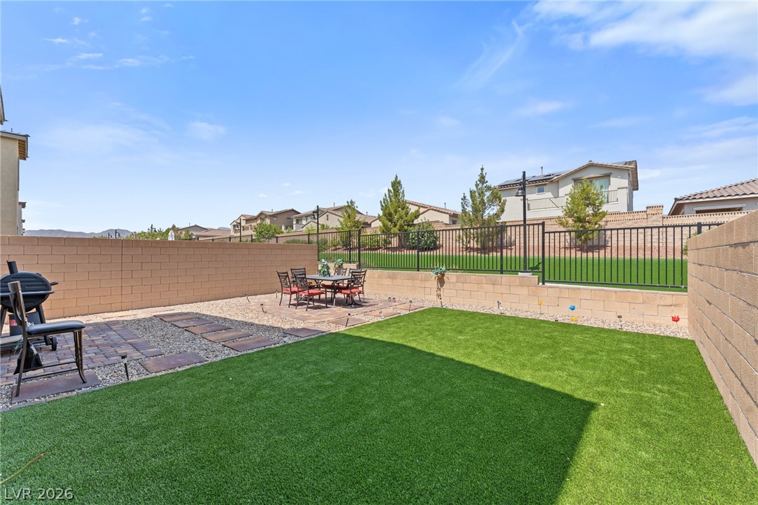 8879 Roadrunner Ravine Street Las Vegas NV 89166