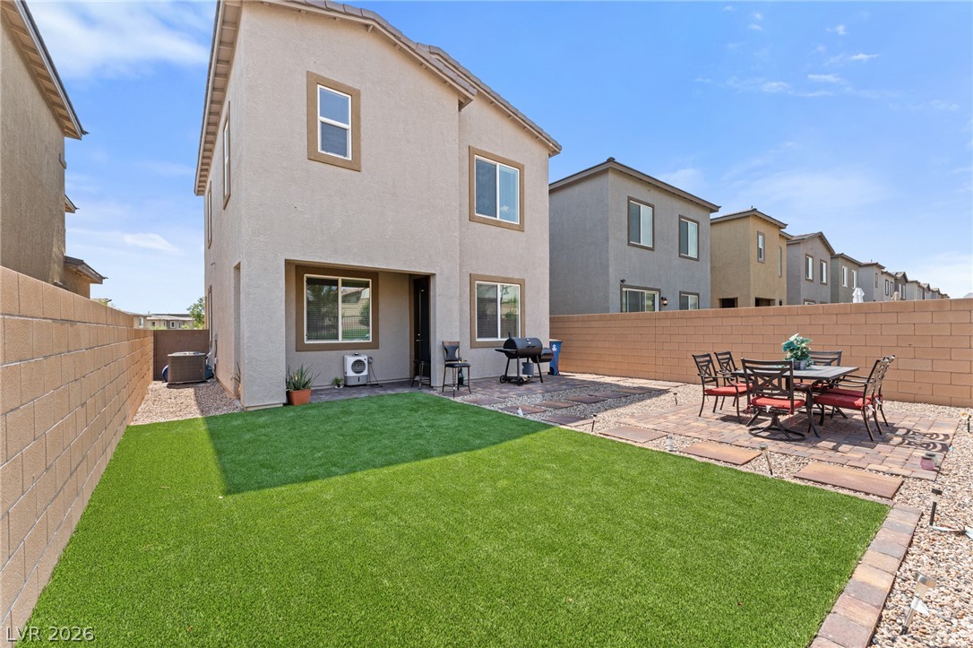8879 Roadrunner Ravine Street Las Vegas NV 89166
