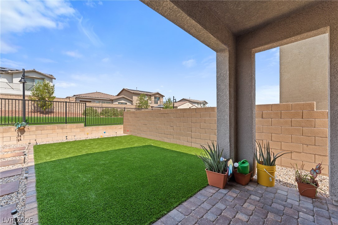 8879 Roadrunner Ravine Street Las Vegas NV 89166