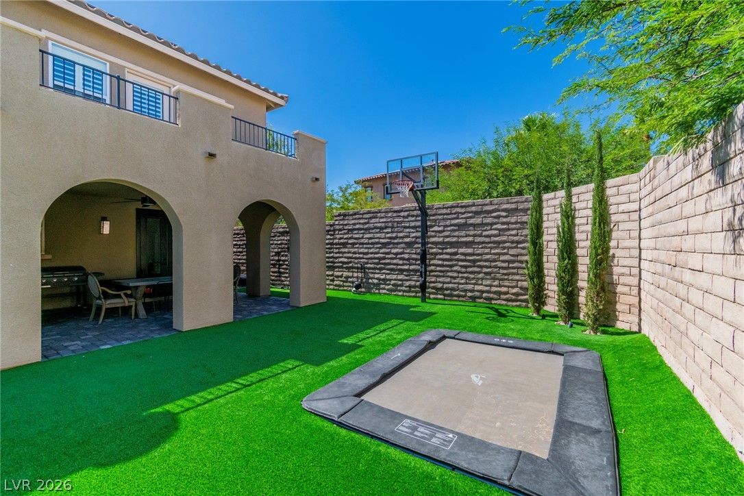 896 Las Palomas Drive Las Vegas NV 89138