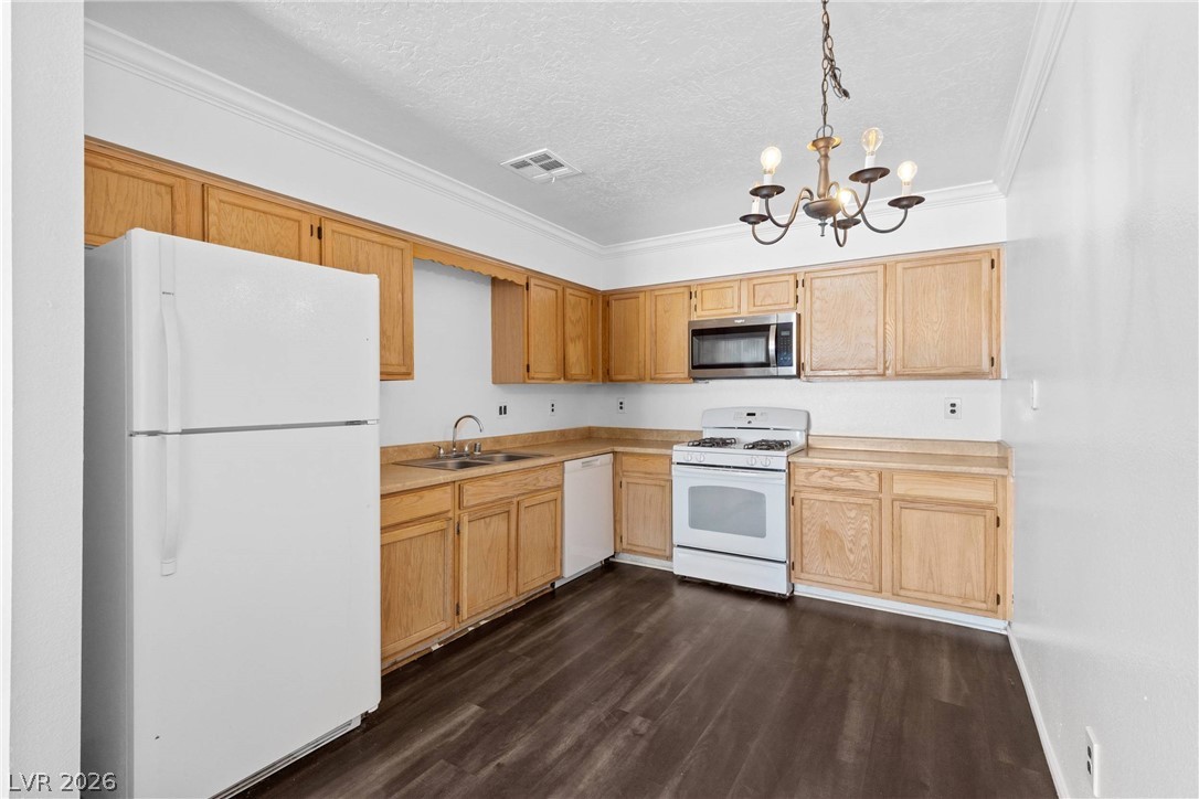 2132 Chertsey Drive B Las Vegas NV 89108