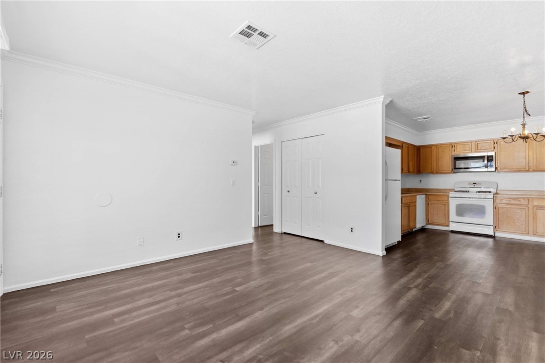 2132 Chertsey Drive B Las Vegas NV 89108