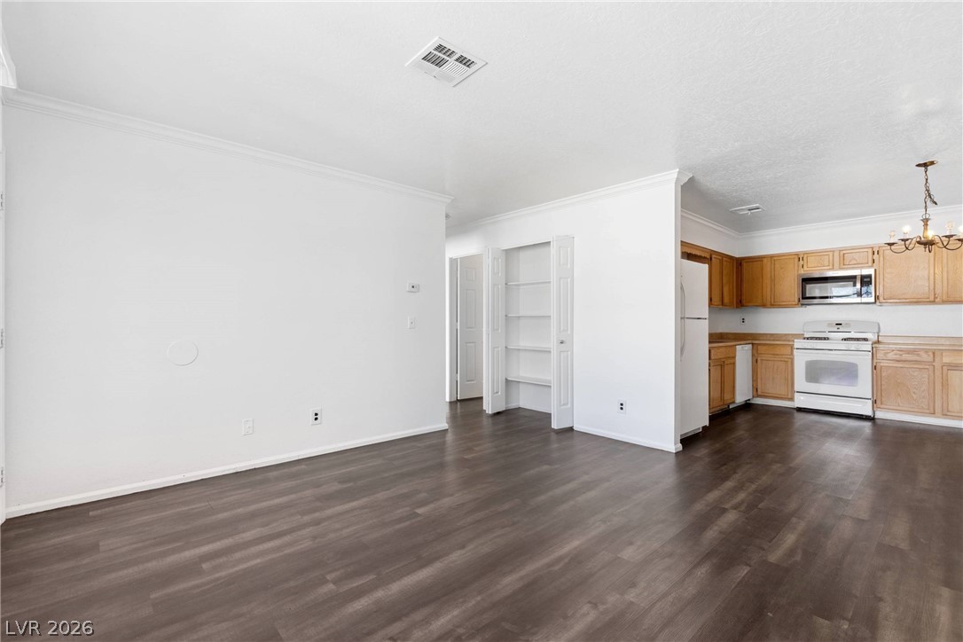 2132 Chertsey Drive B Las Vegas NV 89108
