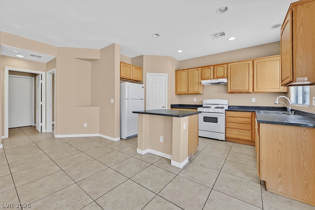 208 Tainted Berry Avenue North Las Vegas NV 89031