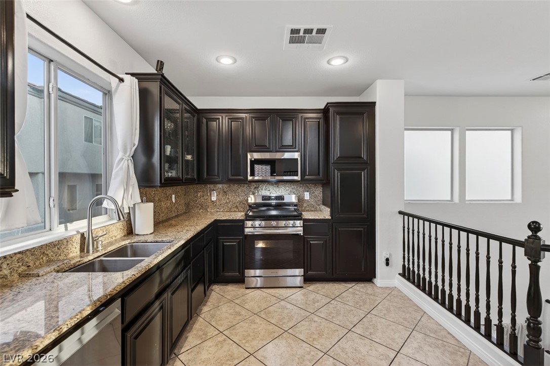 9504 Log Jam Street Las Vegas NV 89178