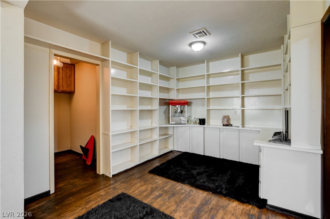 672 Los Feliz Street Las Vegas NV 89110