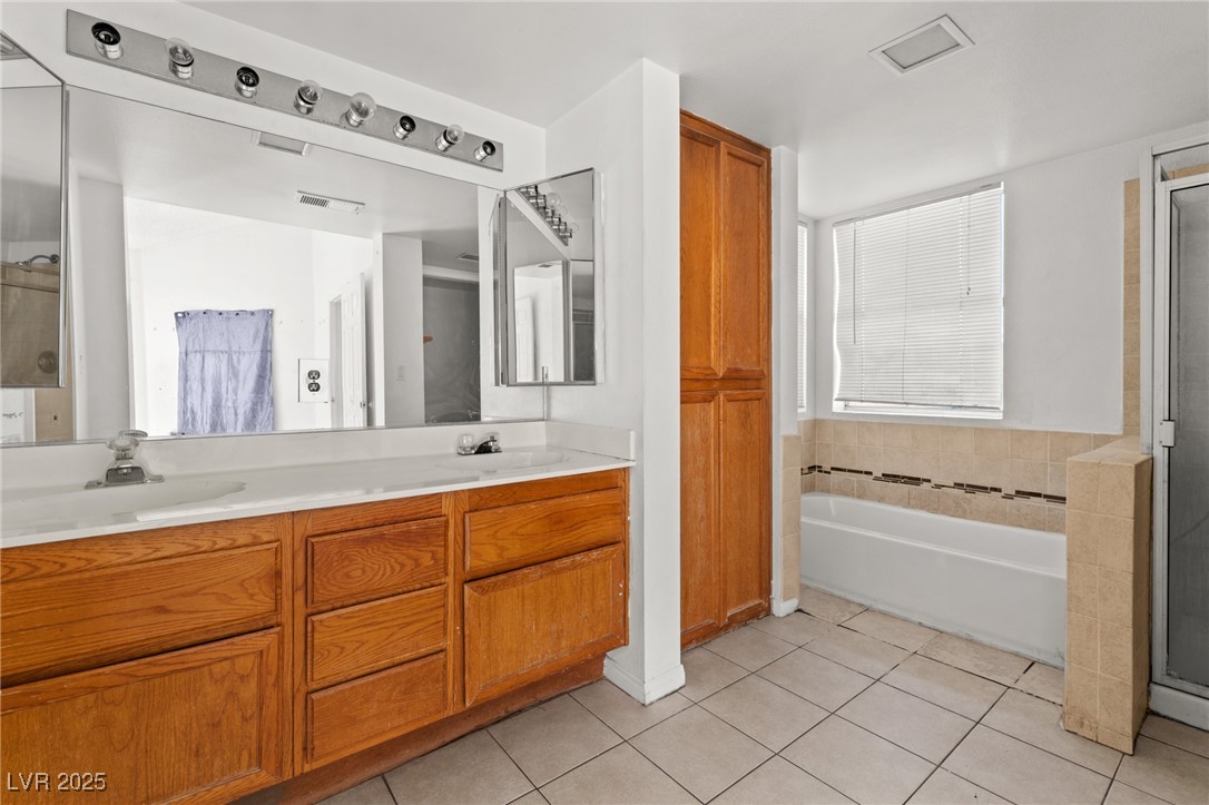 6673 Silver Penny Avenue Las Vegas NV 89108