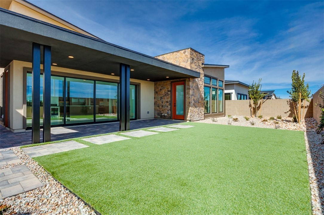 137 Tiller Point Street Las Vegas NV 89138