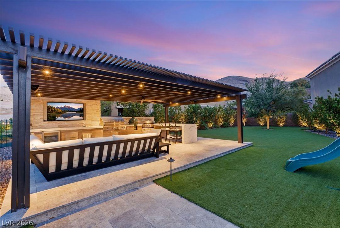 8 Olympia Chase Drive Las Vegas NV 89141