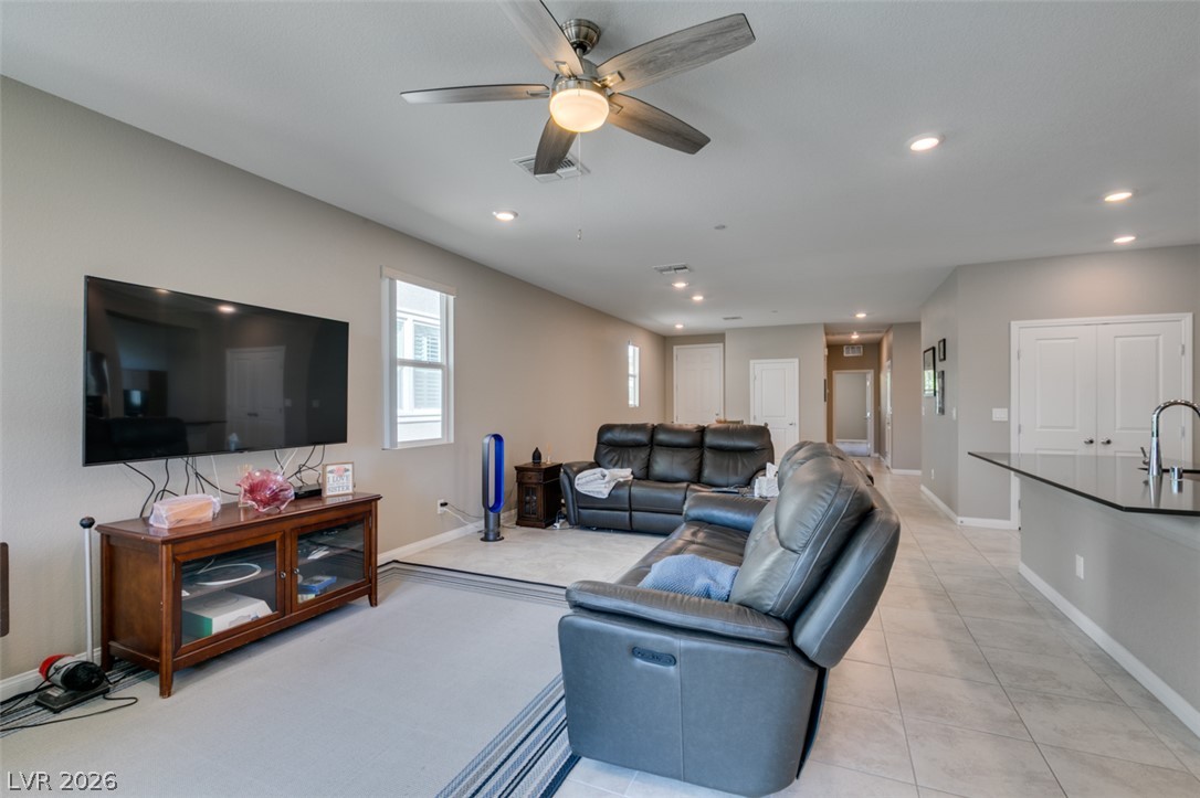 8359 Vinamala Avenue Las Vegas NV 89149