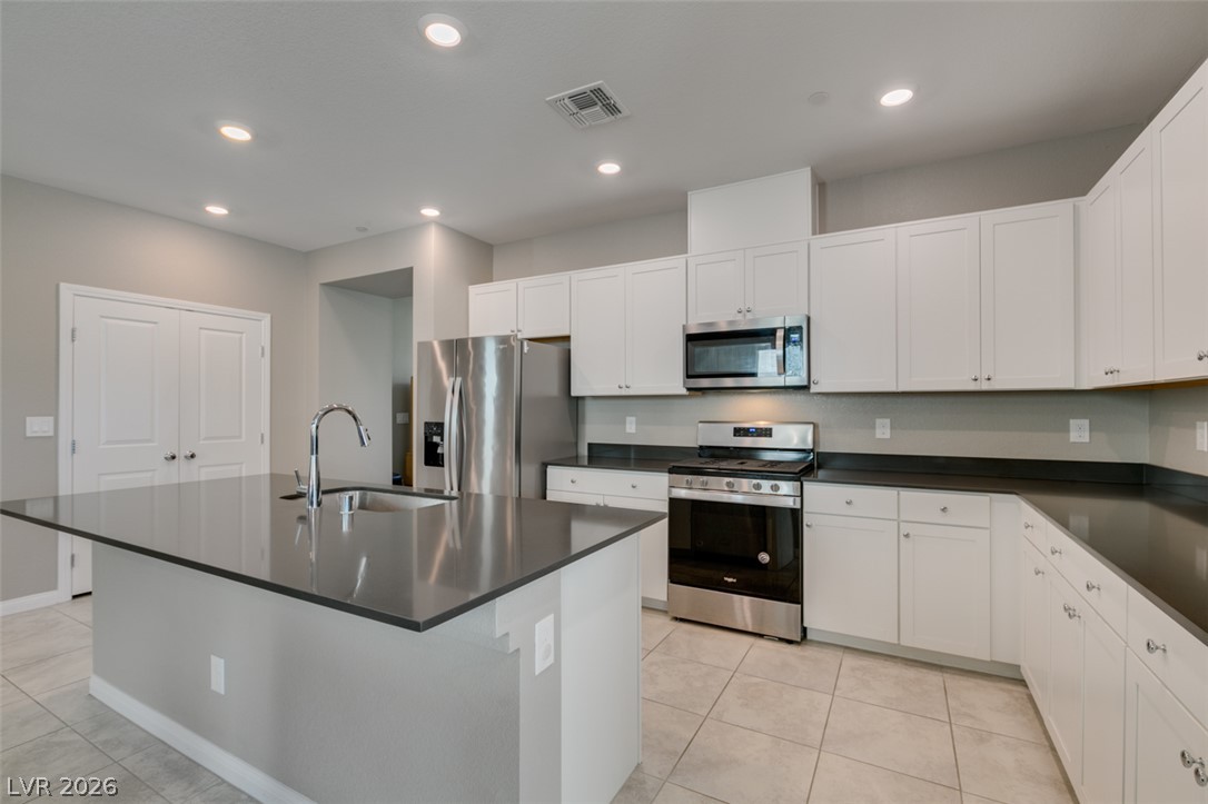 8359 Vinamala Avenue Las Vegas NV 89149