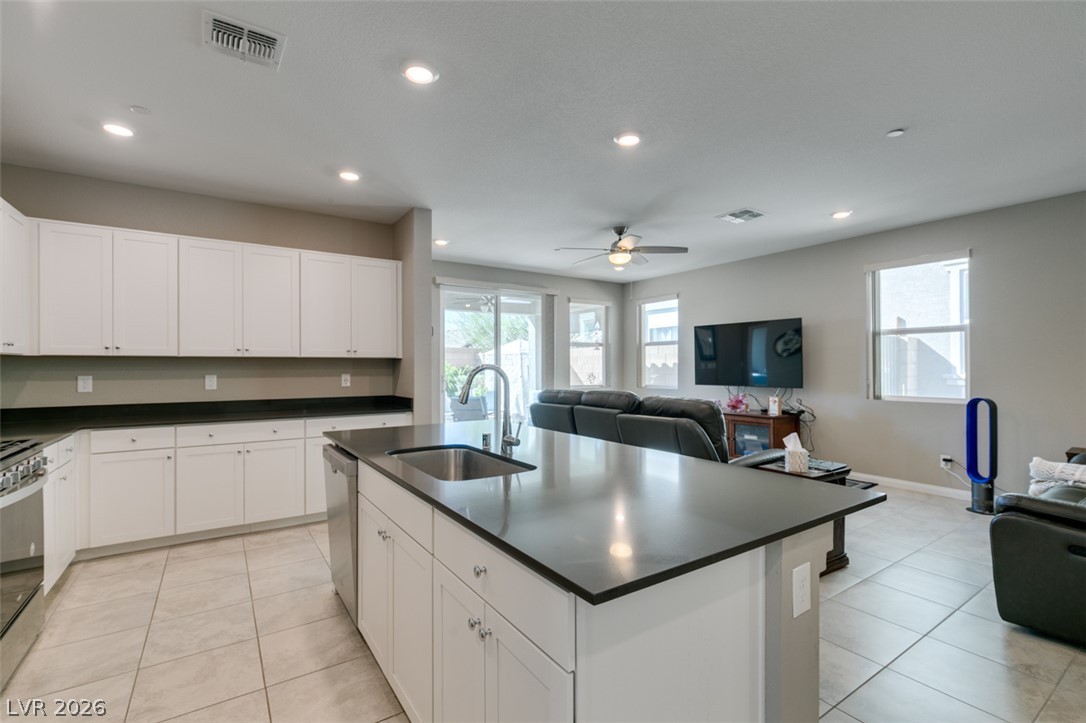8359 Vinamala Avenue Las Vegas NV 89149