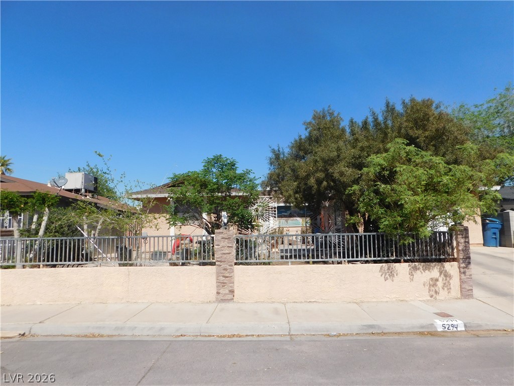 5294 Walnut Avenue Las Vegas NV 89110