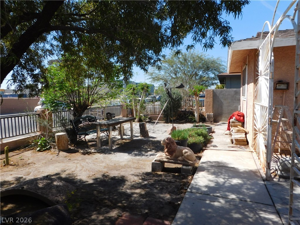 5294 Walnut Avenue Las Vegas NV 89110