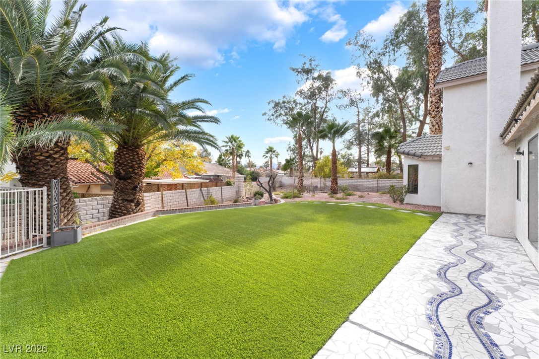 8 Hummingbird Lane Henderson NV 89014