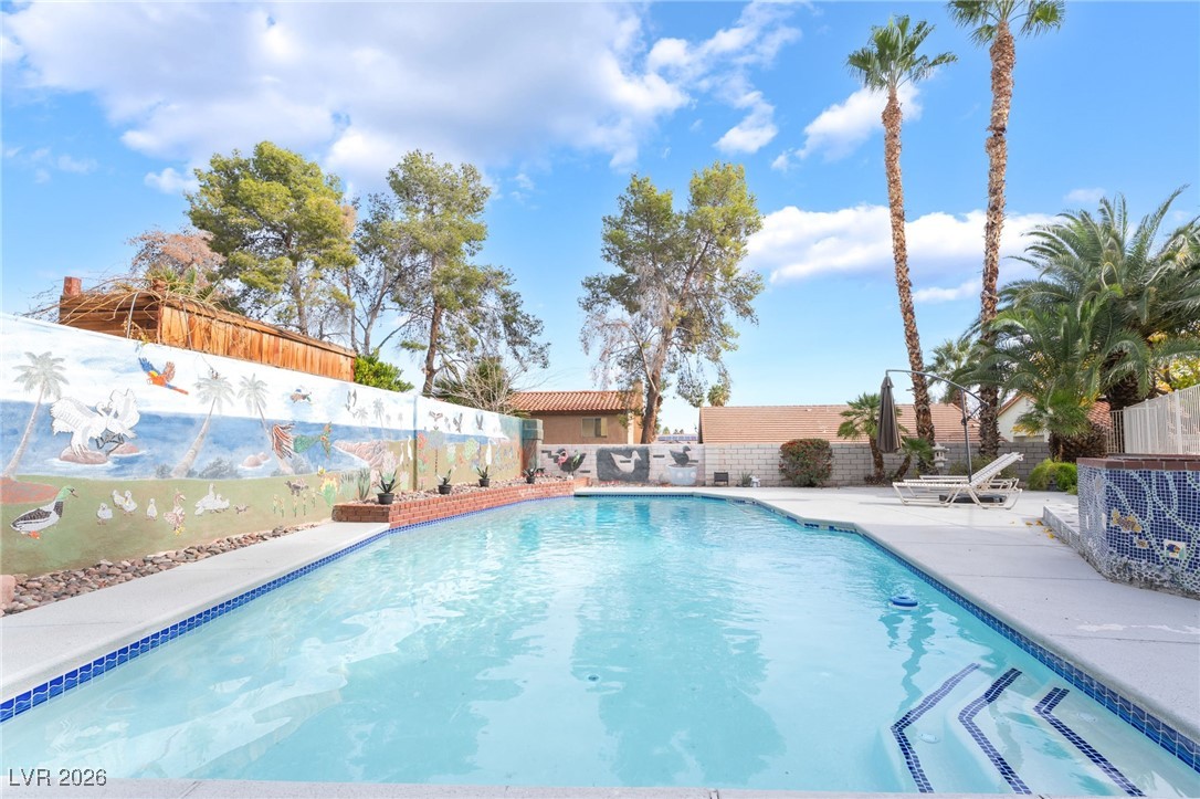 8 Hummingbird Lane Henderson NV 89014