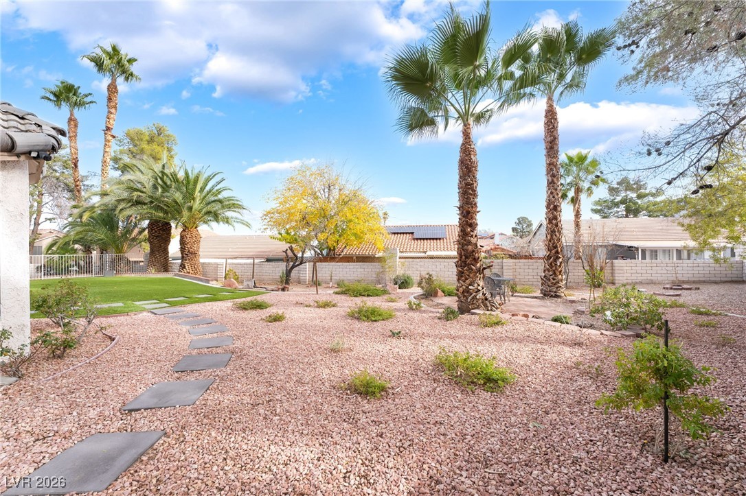 8 Hummingbird Lane Henderson NV 89014