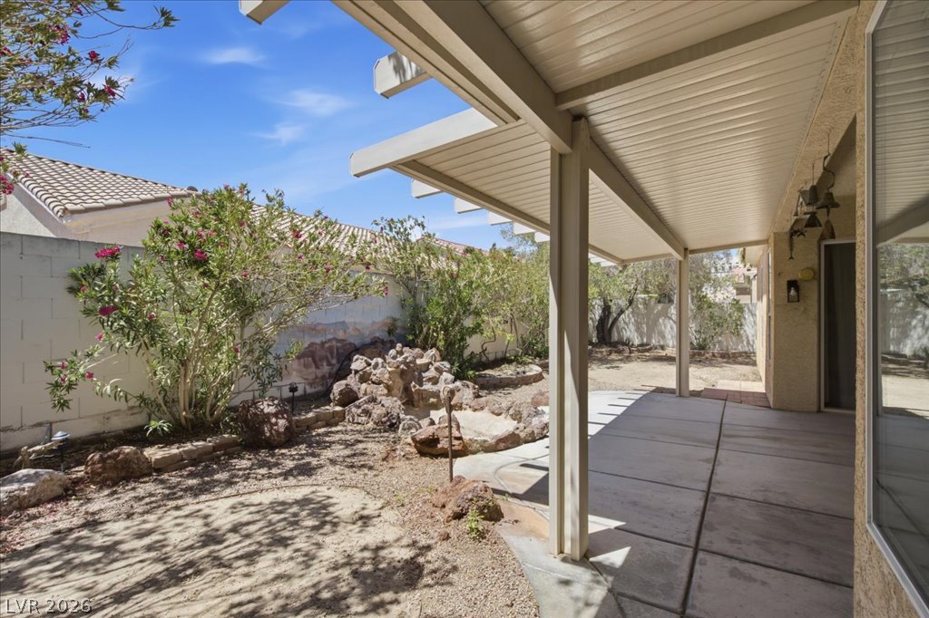8633 Crest Hill Avenue Las Vegas NV 89145