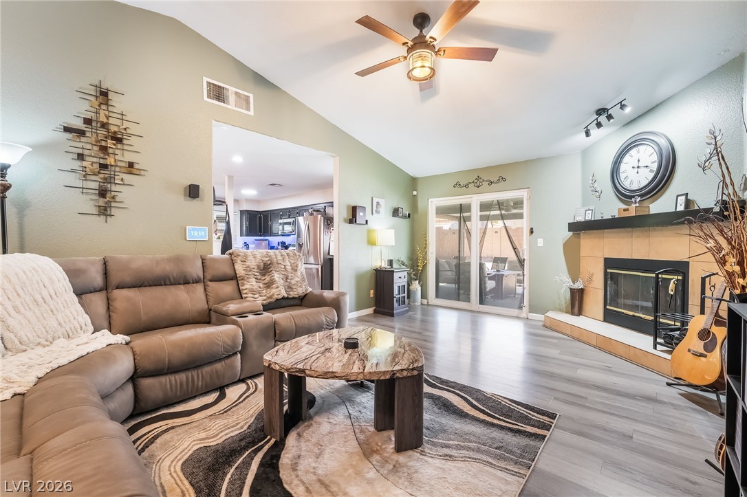 2749 Pinewood Avenue Henderson NV 89074