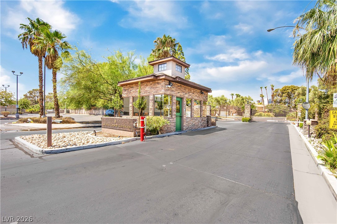 566 Tam O Shanter Las Vegas NV 89109