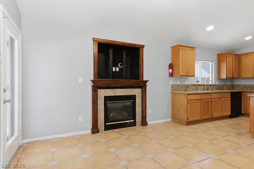 5561 Merriweather Drive Las Vegas NV 89113
