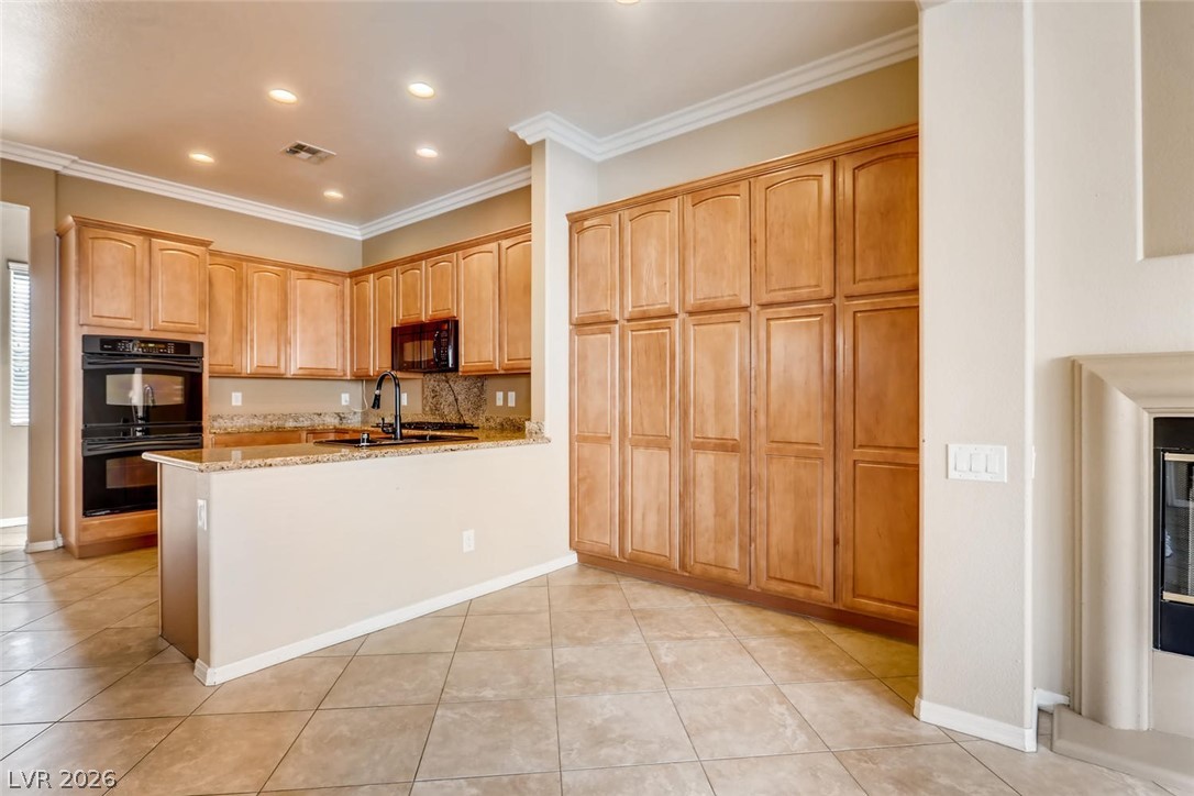 2458 Craigie Castle Street Henderson NV 89044