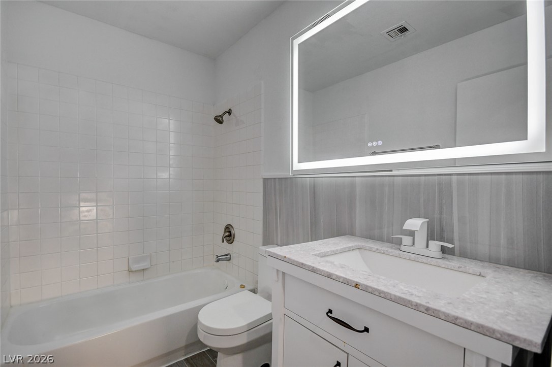 1496 Silver Glen Avenue Las Vegas NV 89123