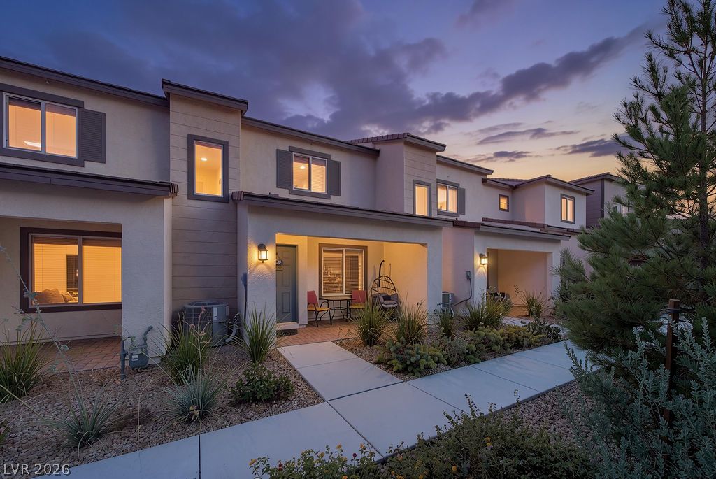 6236 Foxes Dale Street Las Vegas NV 89166