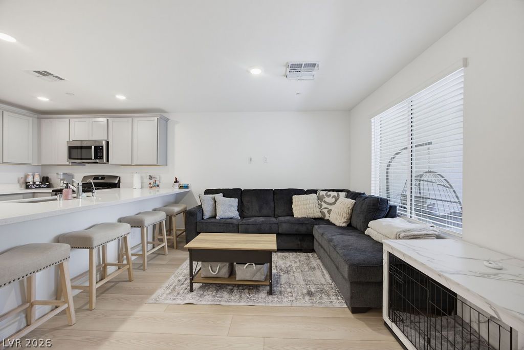 6236 Foxes Dale Street Las Vegas NV 89166