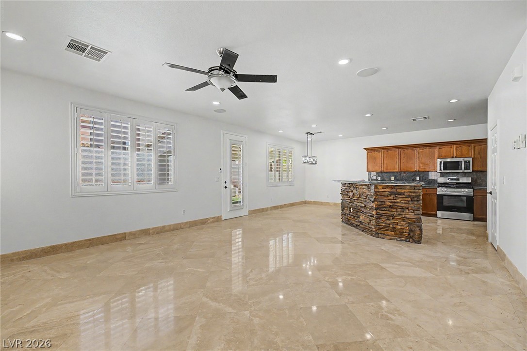 6772 Gold Yarrow Street Las Vegas NV 89148