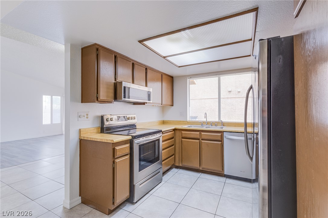 3821 Summer Breeze Circle Las Vegas NV 89108