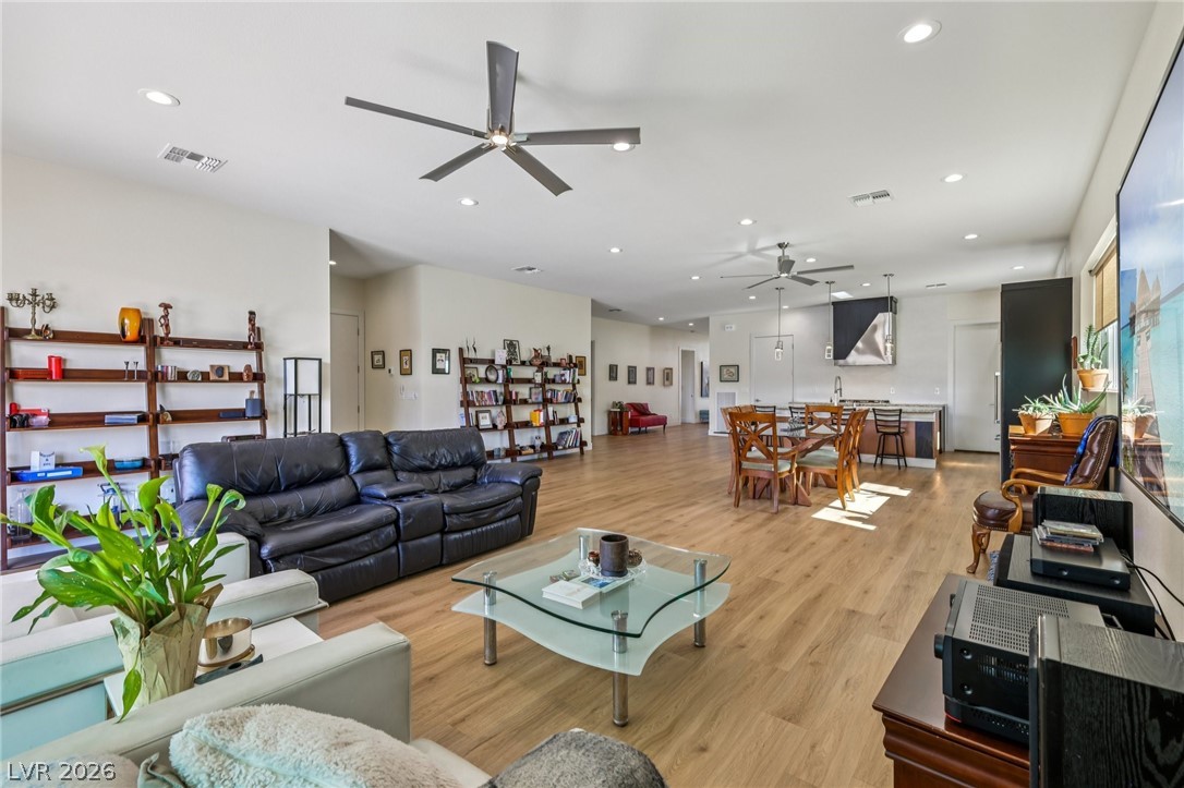 3869 Pacific Street Las Vegas NV 89121