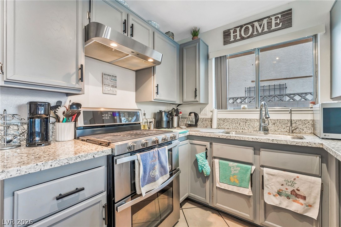 5942 Whispering Pine Avenue Las Vegas NV 89142