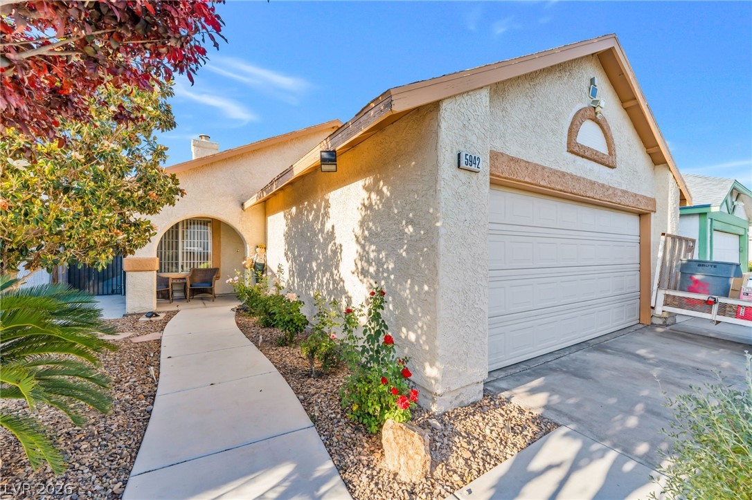 5942 Whispering Pine Avenue Las Vegas NV 89142