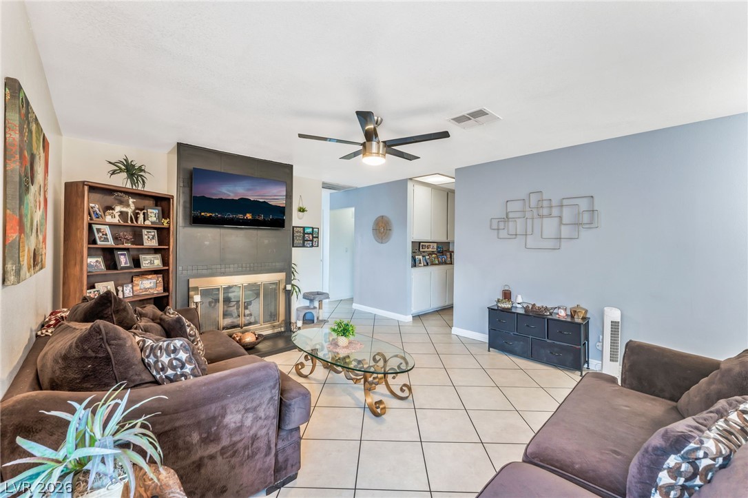 5942 Whispering Pine Avenue Las Vegas NV 89142