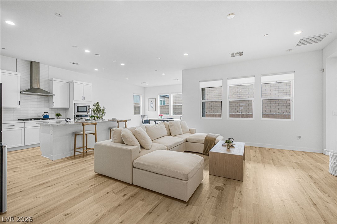8935 Cassia Winds Street Las Vegas NV 89166