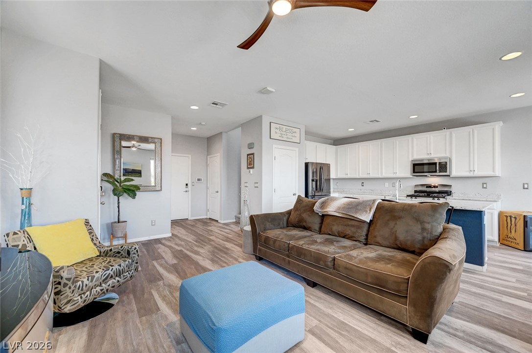 10840 Woods Hole Bay Street Las Vegas NV 89179